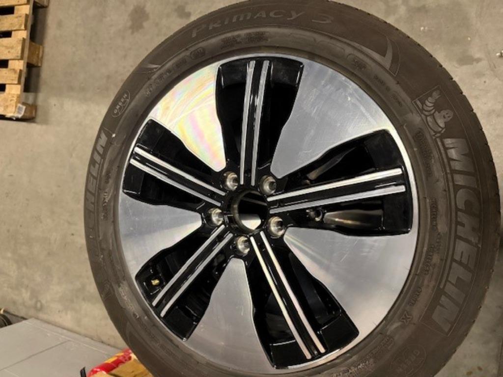 Set velgen met banden Mercedes  EQA, Ophalen, 18 inch, Gebruikt, Banden en Velgen