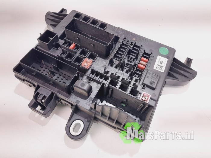 Zekeringkast van een Opel Insignia, Gebruikt, -, -, Opel
