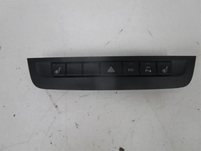 Middenconsoles Mercedes A-Klasse (22742268), Ophalen of Verzenden, Gebruikt