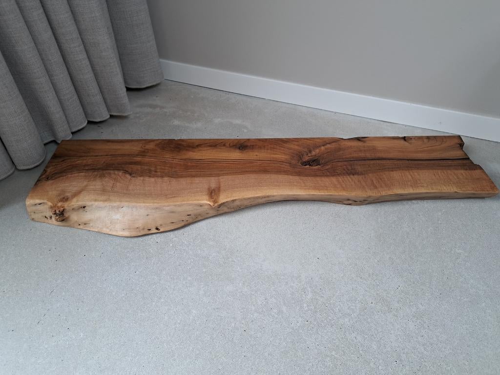 Notenhouten wandplank met live edge, Ophalen, Nieuw