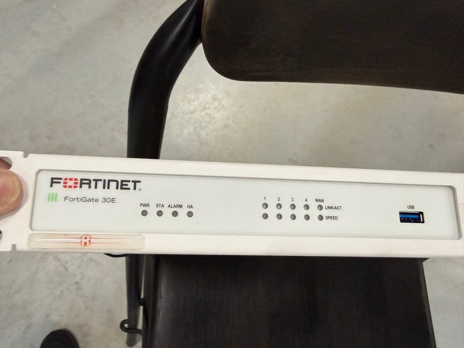 Fortinet FortiGate 30E Firewall Router, Computers en Software, Verzenden, Zo goed als nieuw, Router