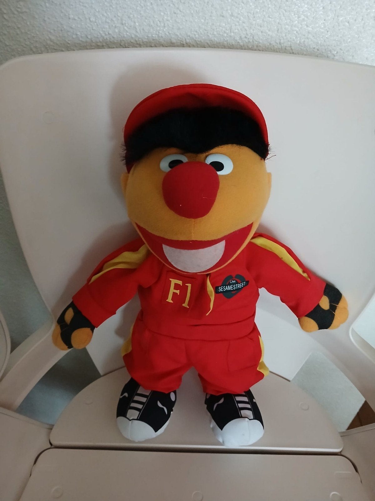 Sesamstraat Ernie Formule F1 Knuffel, Ophalen of Verzenden, Gebruikt, Overige typen