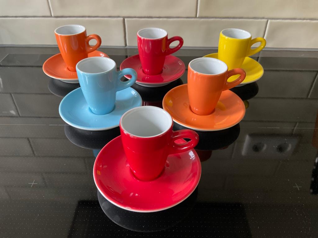 Walküre Alta Espressokopjes met schotels (6), Keramiek, Ophalen of Verzenden, Zo goed als nieuw, Effen