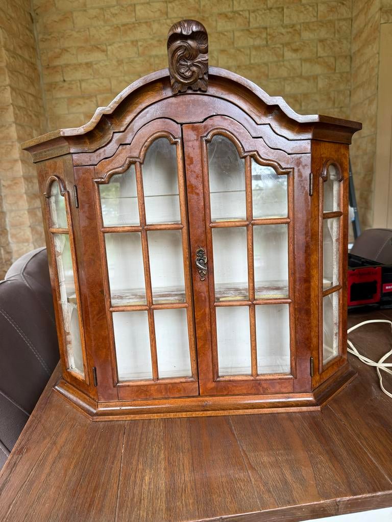 Antieke houten vitrinekastje met glazen deuren, Antiek en Kunst, Ophalen
