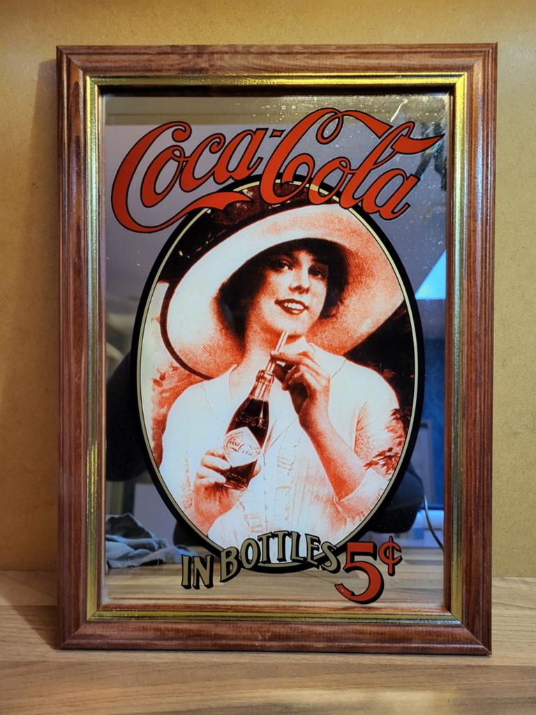 Vintage Coca-Cola spiegel met dame en flesje, Ophalen of Verzenden, Gebruikt, Reclamebord