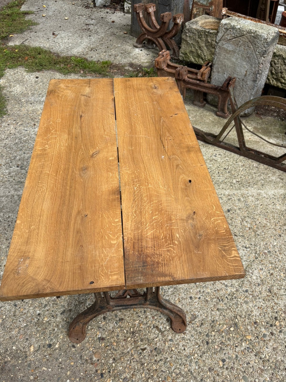 Oude eikenhouten tafel met gietijzeren onderstel, Ophalen