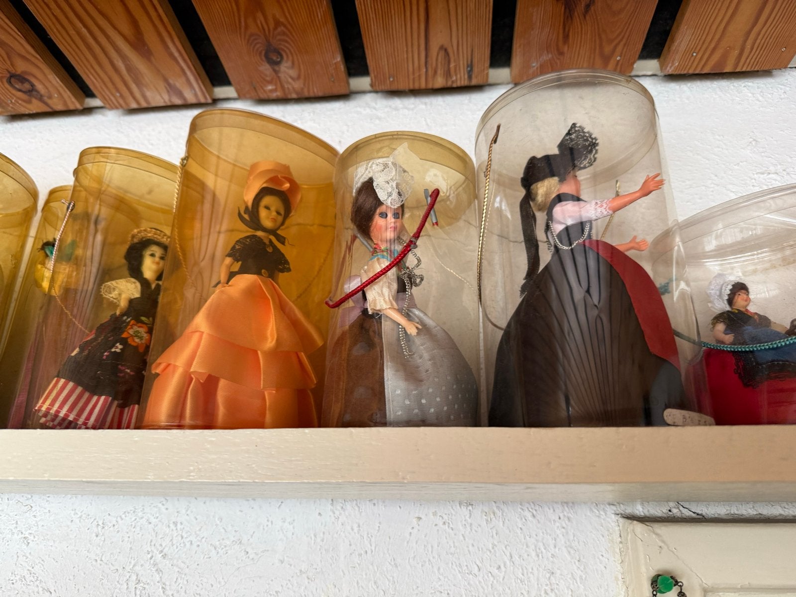Verzameling van diverse vintage poppen in klederdracht, Verzamelen, Poppen, Ophalen, Gebruikt, Overige typen