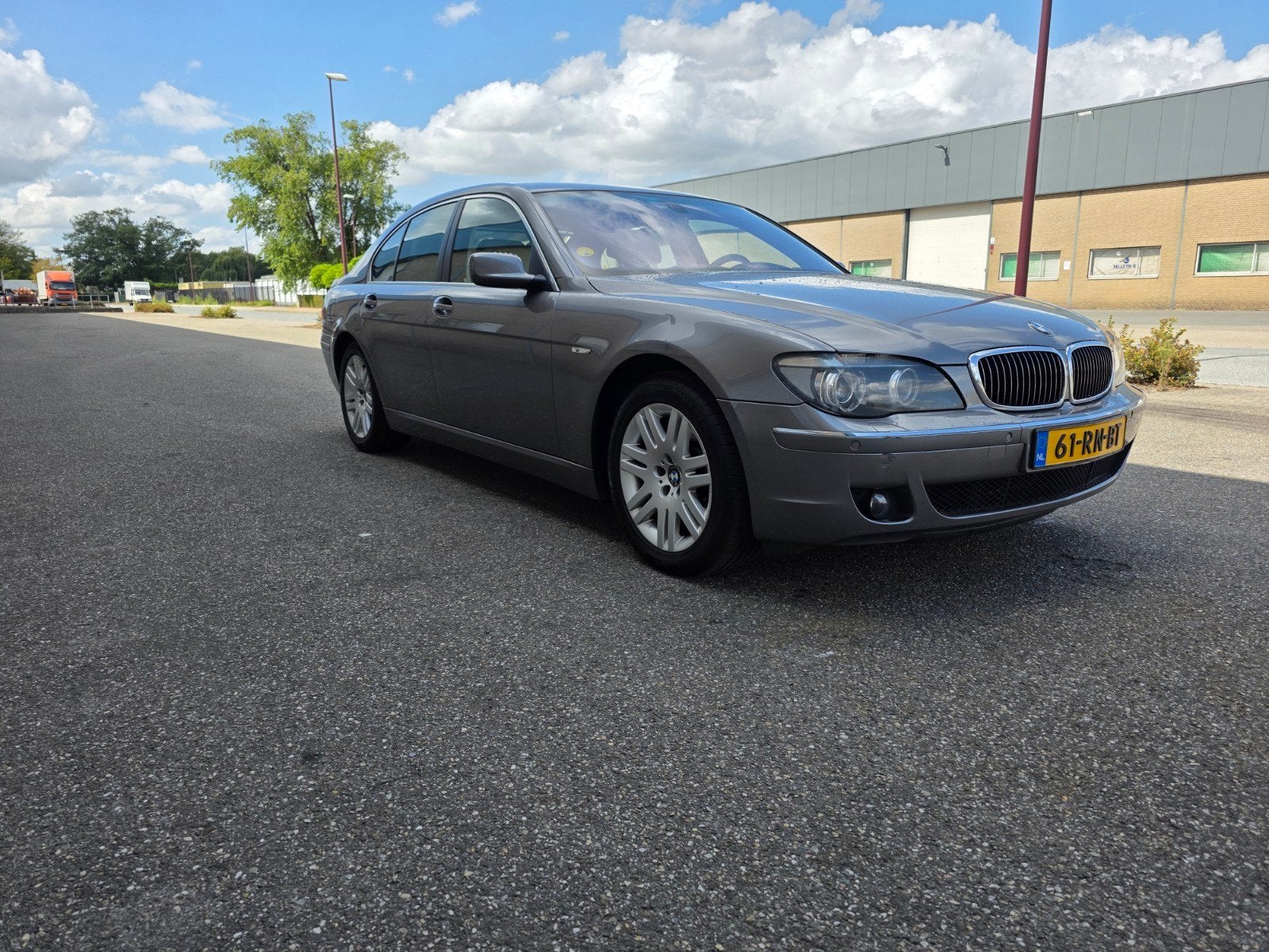 BMW 7-Serie 4.0 I 740 AUT 2005 Grijs, Automaat, Achterwielaandrijving, 4000 cc, 120 €/maand