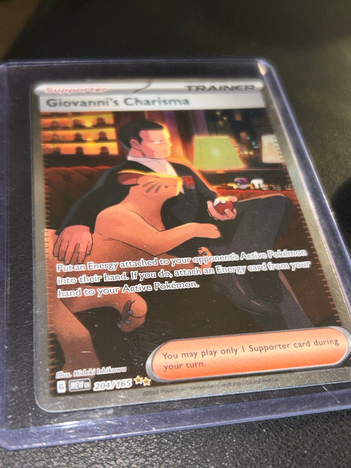 Giovanni's Charisma Full Art Trainer Kaart Pokémon, Hobby en Vrije tijd, Ophalen of Verzenden, Zo goed als nieuw, Losse kaart