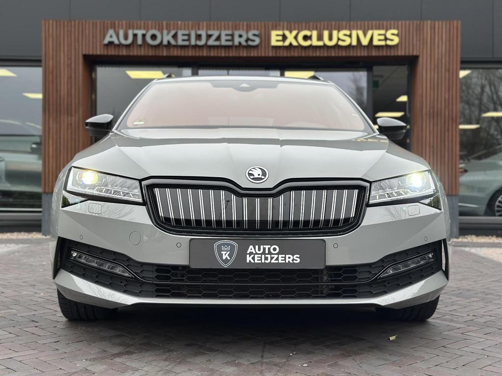 Skoda Superb Combi 1.4 TSI iV Sportline Business Panoramadak, Auto's, Skoda, Gebruikt, 4 cilinders, Alcantara, 1695 kg
