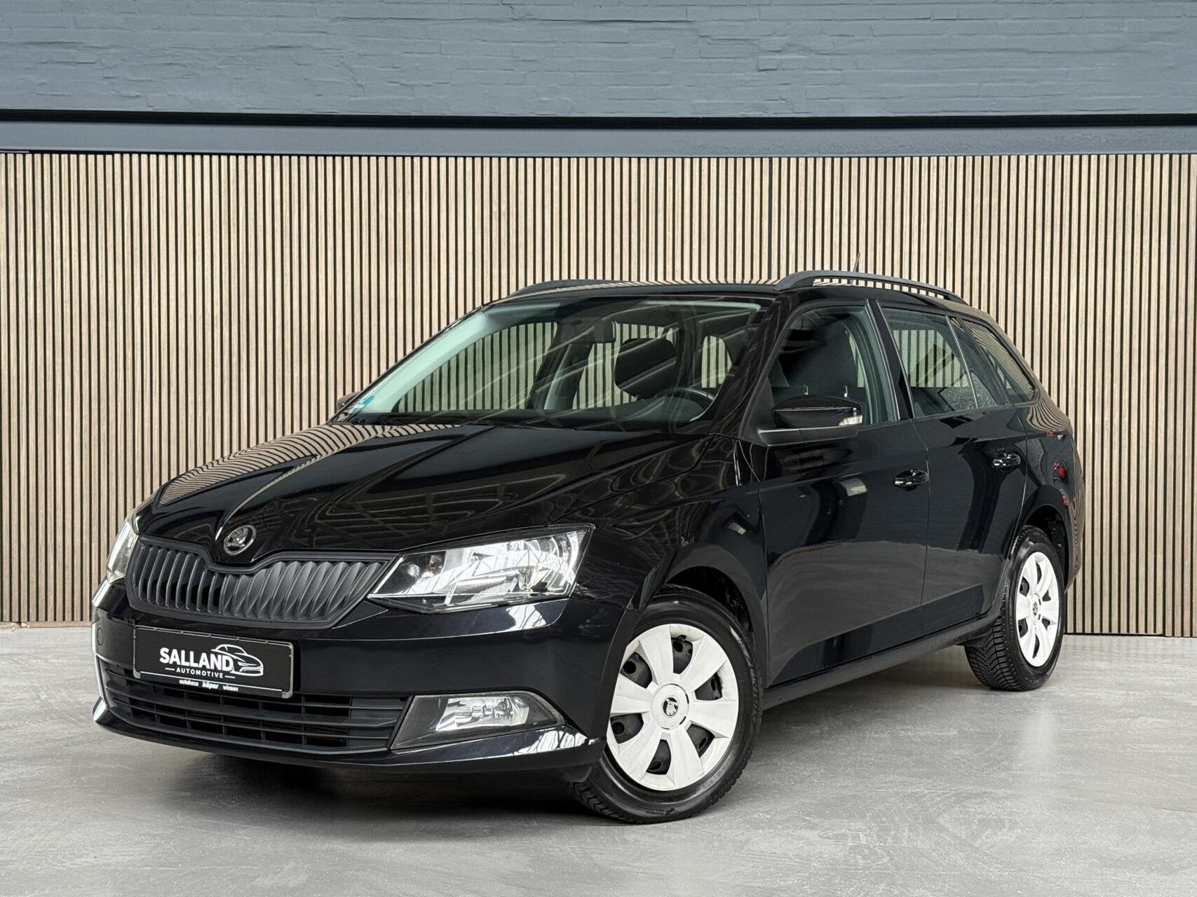 Skoda Fabia combi 1.0 TSI TREKHAAK\AIRCO\DISTRIBU BIJ 149DKM, Voorwielaandrijving, Stof, Gebruikt, Zwart