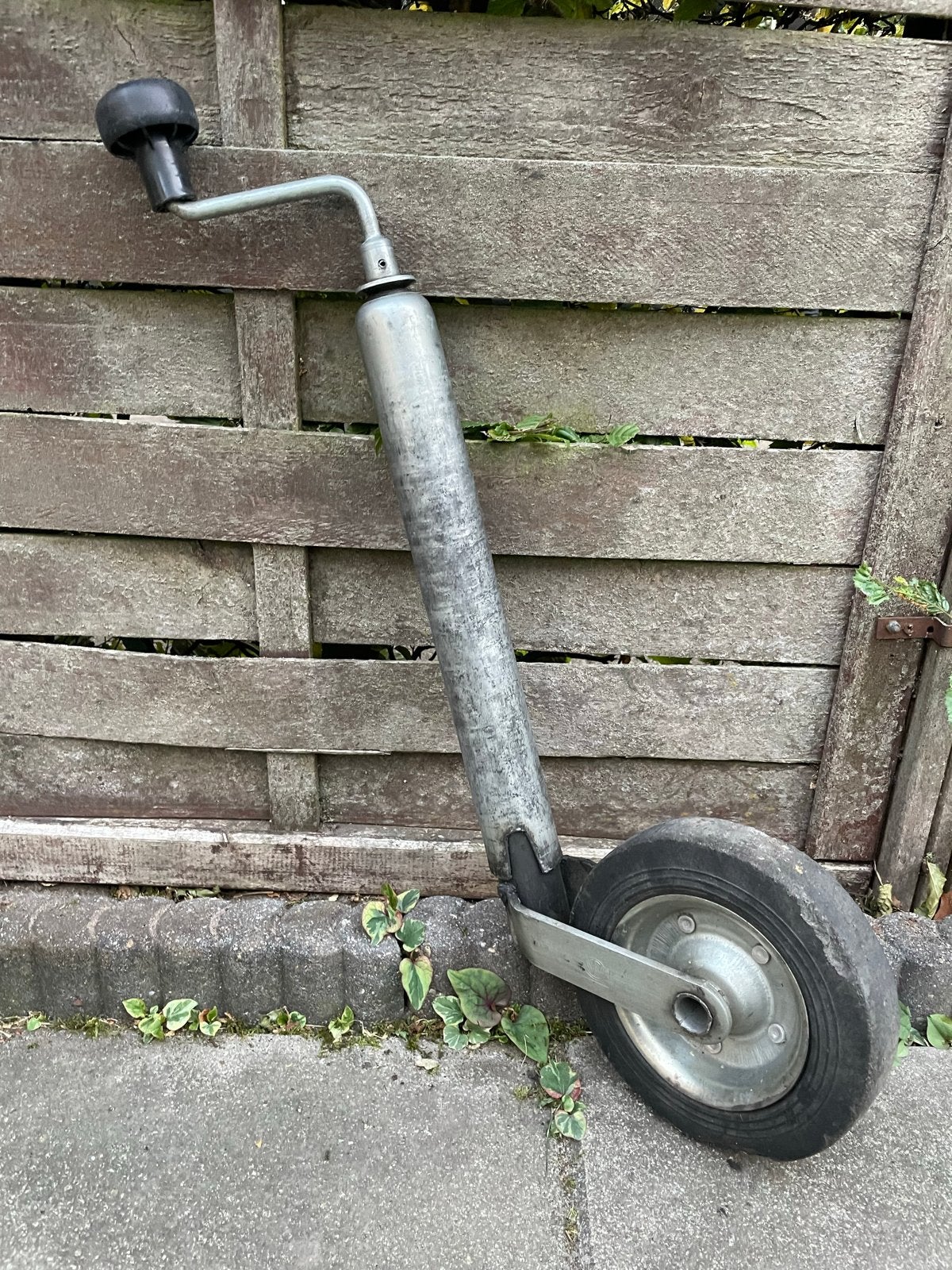 Neuswiel voor aanhanger of caravan, Ophalen, Gebruikt
