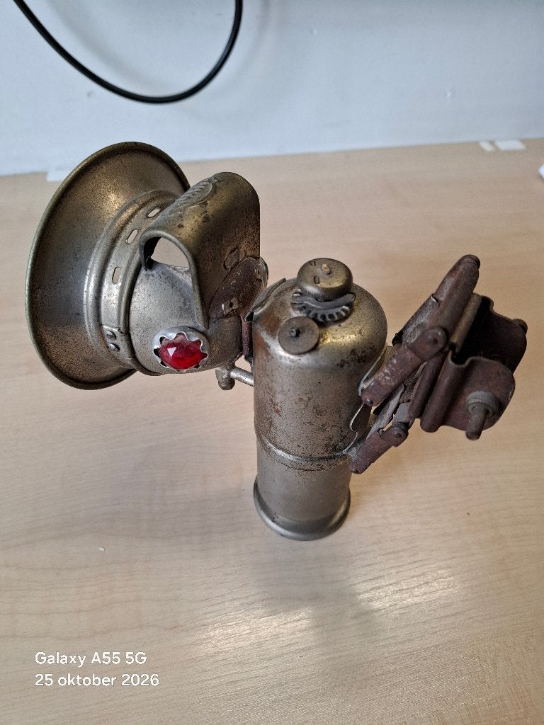 ANTIEKE CARBID FIETSLAMP, Ophalen