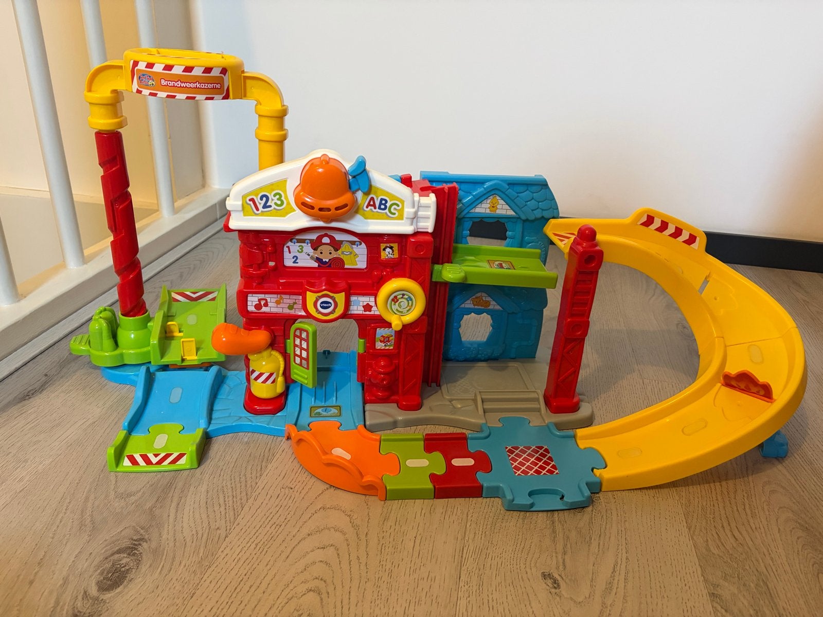 VTech Brandweerkazerne met 4 Toet Toet Auto's, Ophalen, Gebruikt