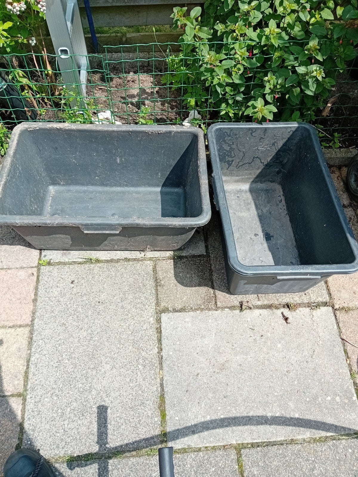 2 grote bakken  bak vierkante, Ophalen, Gebruikt, Kunststof