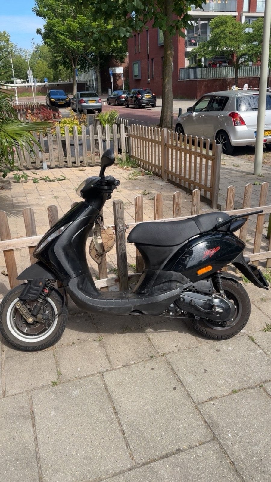 Zip 70 cc, Fietsen en Brommers, Scooters | Piaggio, Ophalen, Tweetakt, Zip, Zo goed als nieuw
