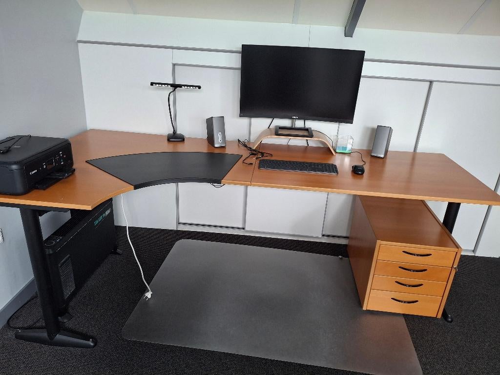 Bureau, Ophalen, Gebruikt, 120 cm, In hoogte verstelbaar