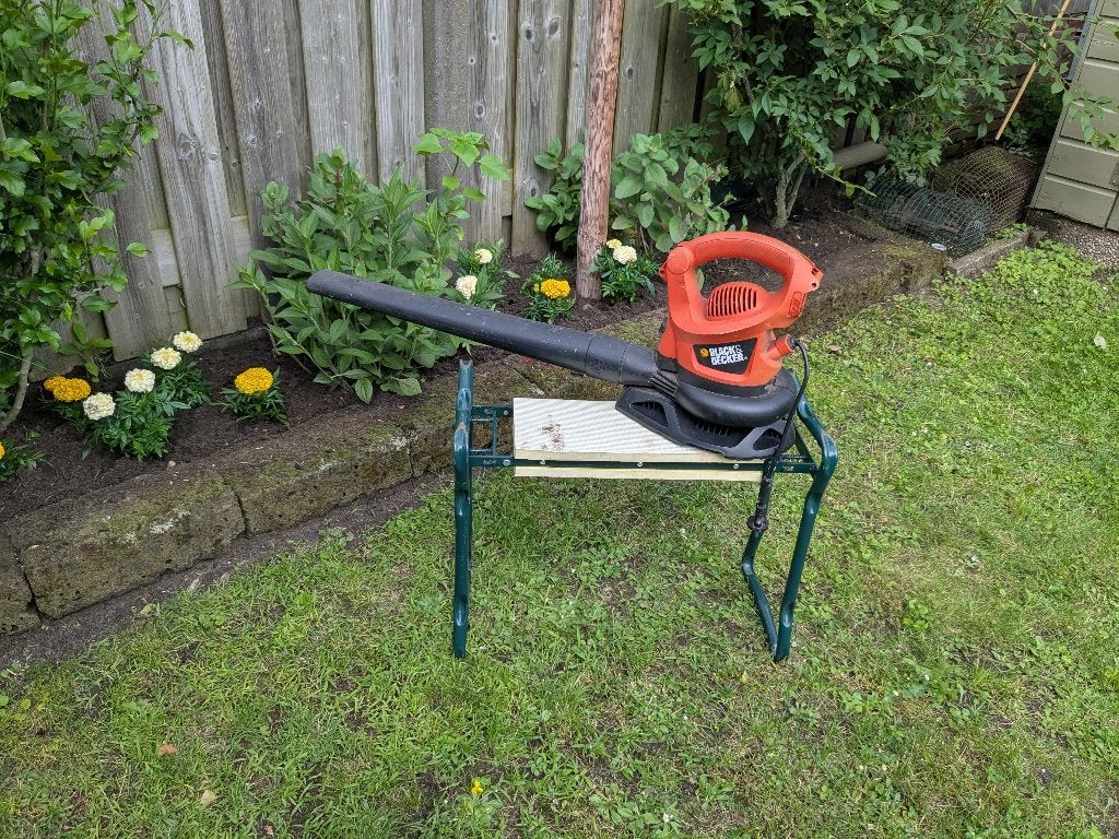 Bladblazer, Tuin en Terras, Hand-tuingereedschap, Ophalen, Gebruikt, Black & Decker