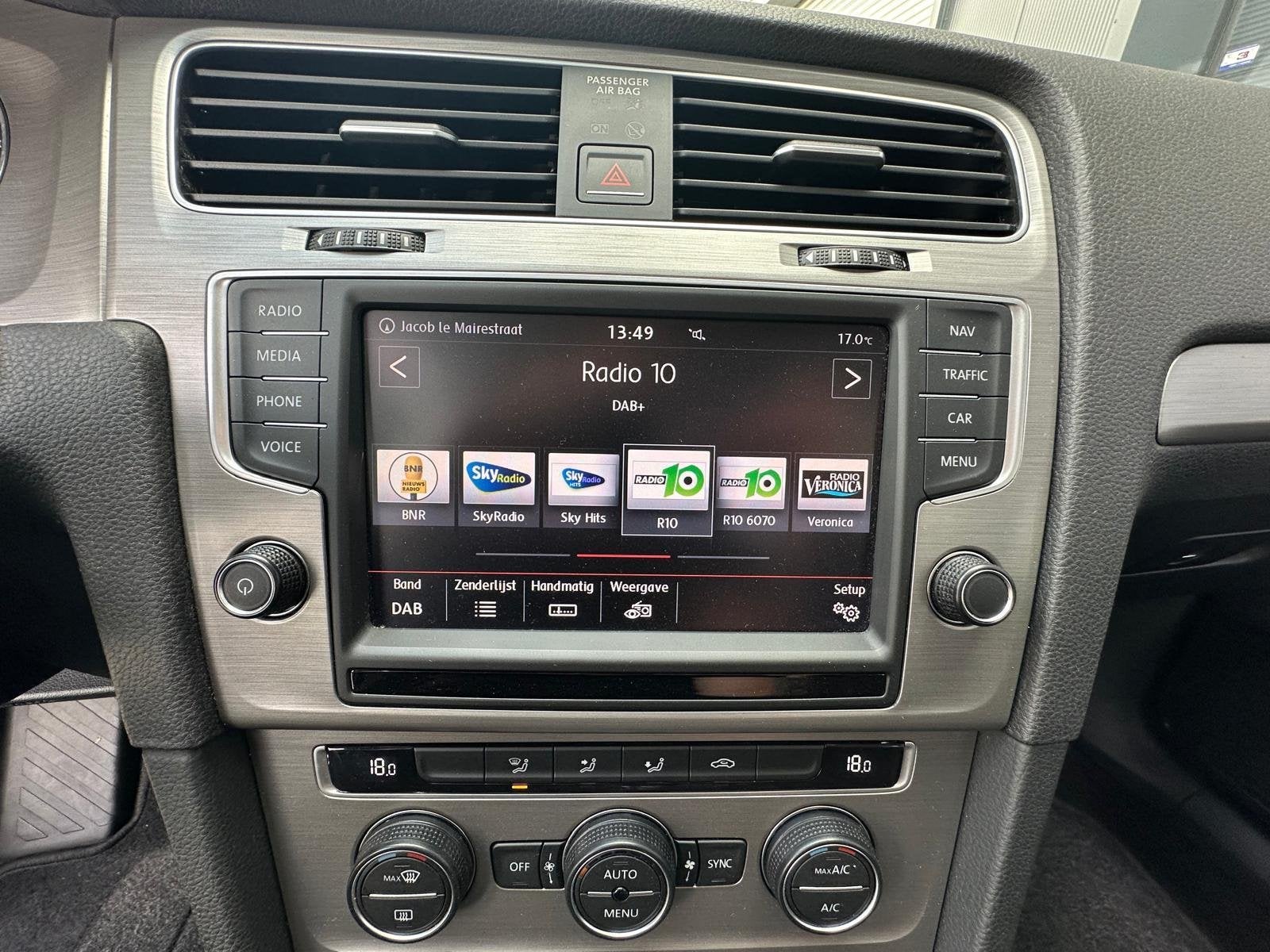 Volkswagen Golf 1.0 TSI BUSINESS EDITION CONNECTED LED, Auto's, Voorwielaandrijving, Stof, Gebruikt, Euro 6