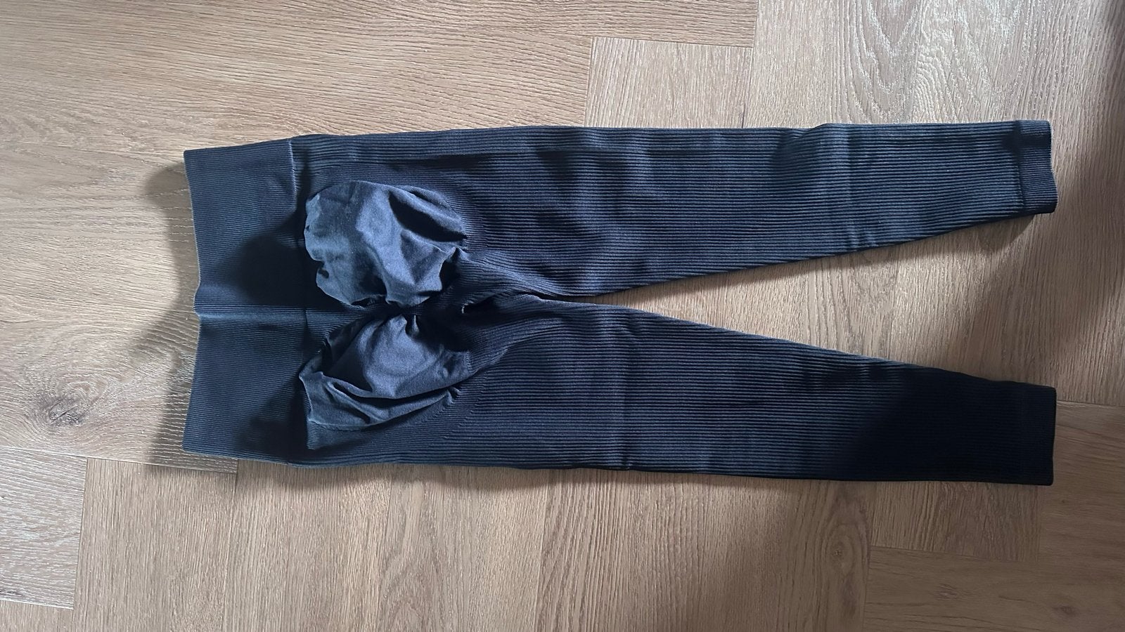 Zwarte geribbelde fitness yoga legging scrunch - Maat 38 (M), Kleding | Dames, Legging, Maat 36/38 (S), Zwart, Nieuw
