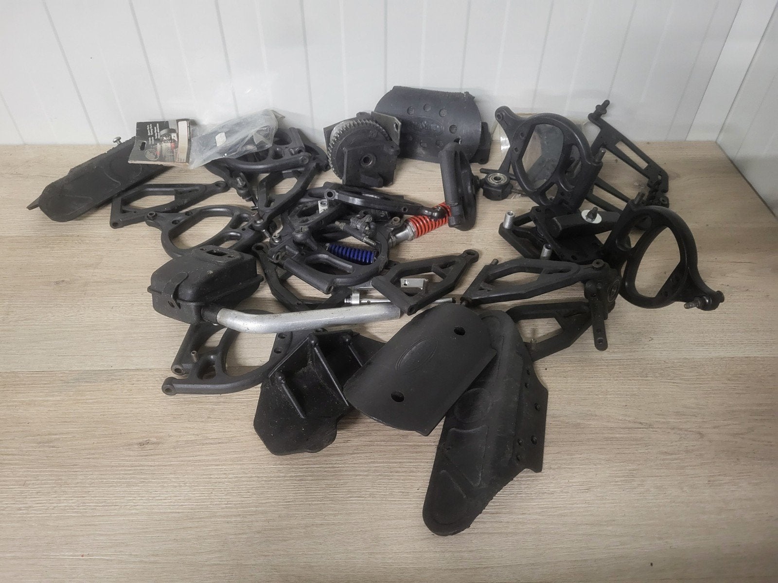 fg onderdelen, Ophalen of Verzenden, Overige schalen, Benzine, Onderdeel