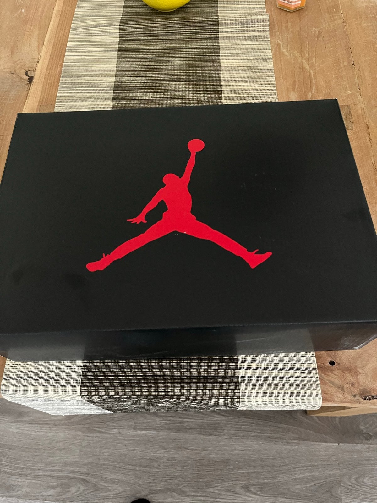 Foto 3 van Air Jordan 5 Retro OG 'Metallic Silver' - Maat 42.5