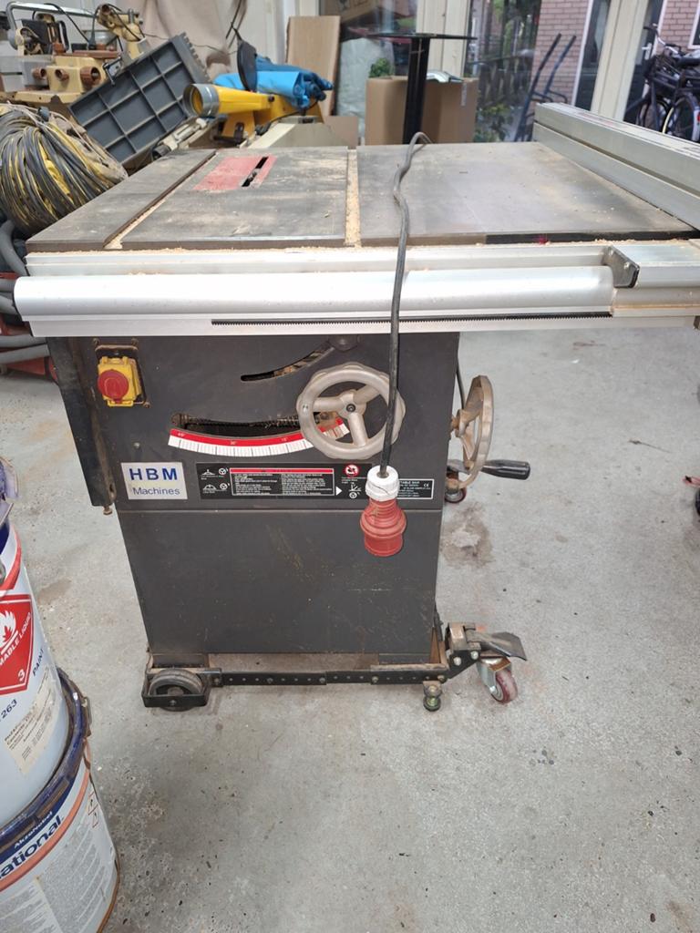 HBM Cirkelzaag 380V met Roltafel (zonder onderstel), Ophalen, Gebruikt, Cirkelzaag, HBM