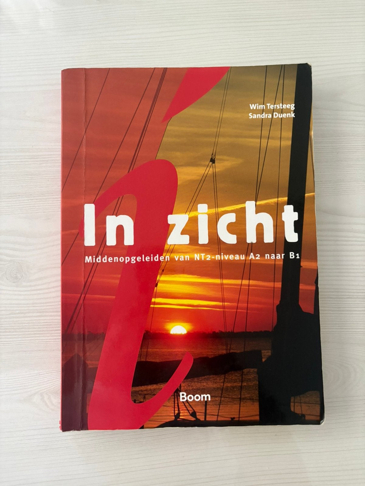 In zicht NT2 boek van niveau A2 naar B1, Ophalen of Verzenden, Gelezen