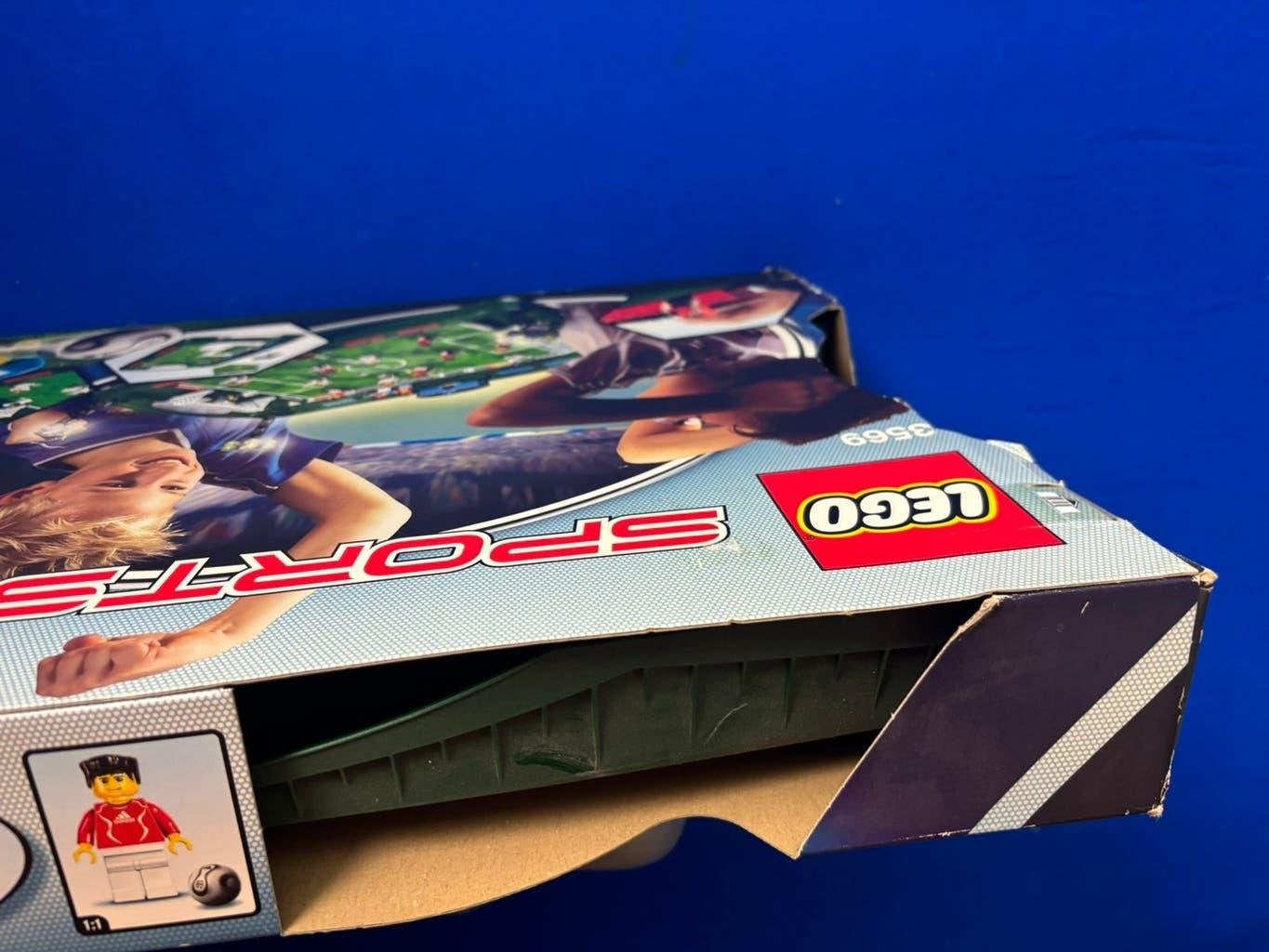 Foto 10 van Lego Sports nr 3569 / Nieuw / Voetbalveld