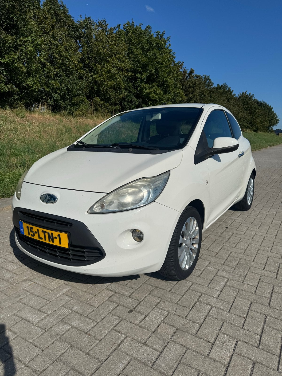 Ford Ka 1.2 51KW 2010 Wit, Auto's, Ford, Voorwielaandrijving, 1242 cc, 4 cilinders, 4 stoelen