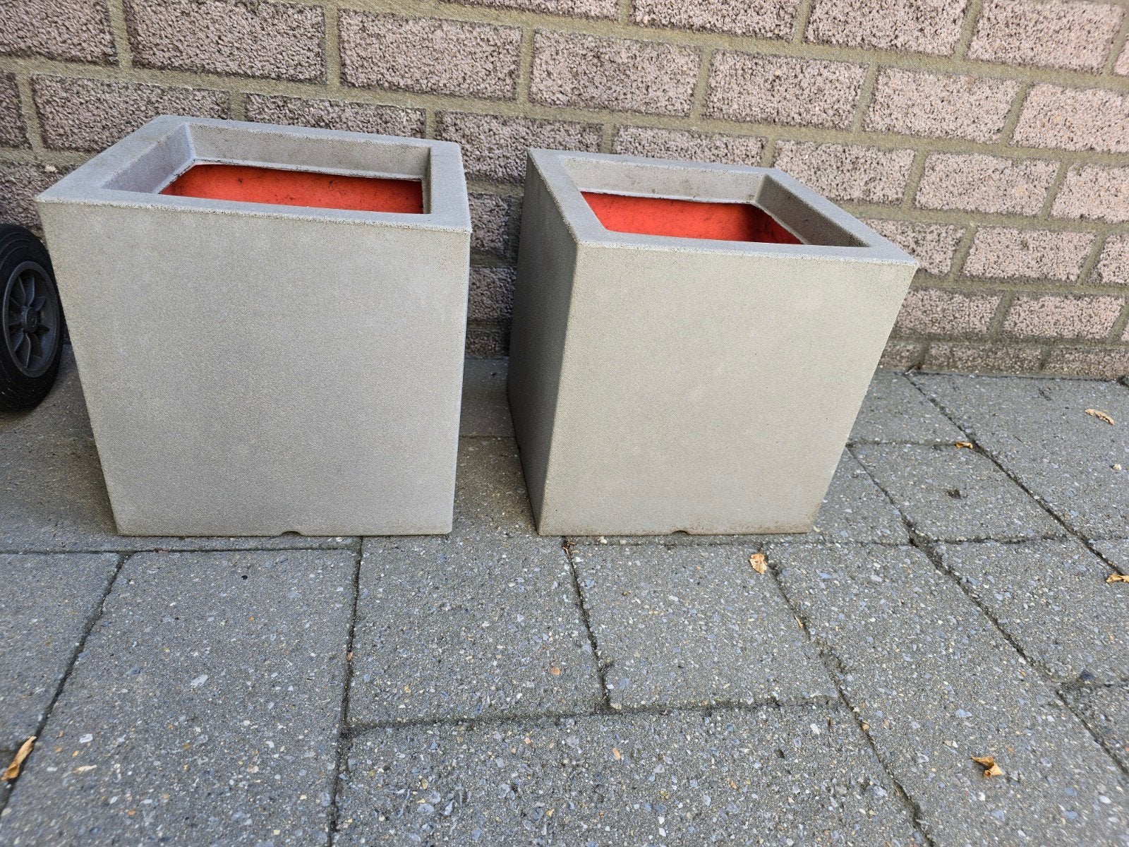 2 Capi buiten bloempotten grijs 30x30, Ophalen, Kunststof, Gebruikt, Minder dan 60 cm
