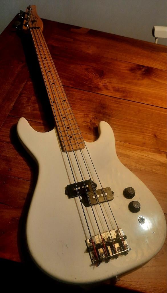 Basgitaar voor bijna nop (short scale), Muziek en Instrumenten, Snaarinstrumenten | Gitaren | Bas, Gebruikt, Elektrisch, Ophalen