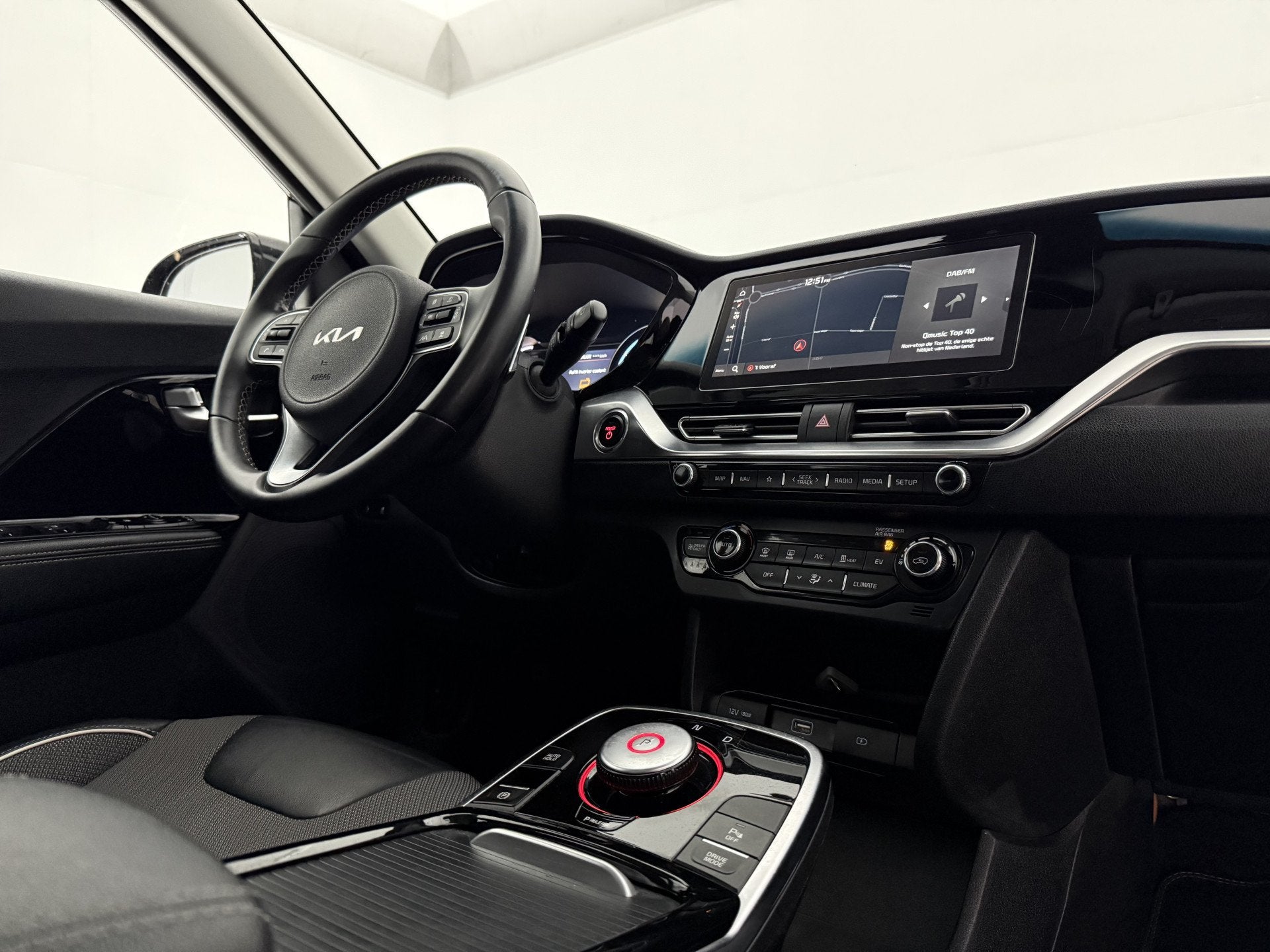 Foto 24 van Kia e-Niro DynamicLine 64 kWh | Snelladen | SOH 95% | Clima