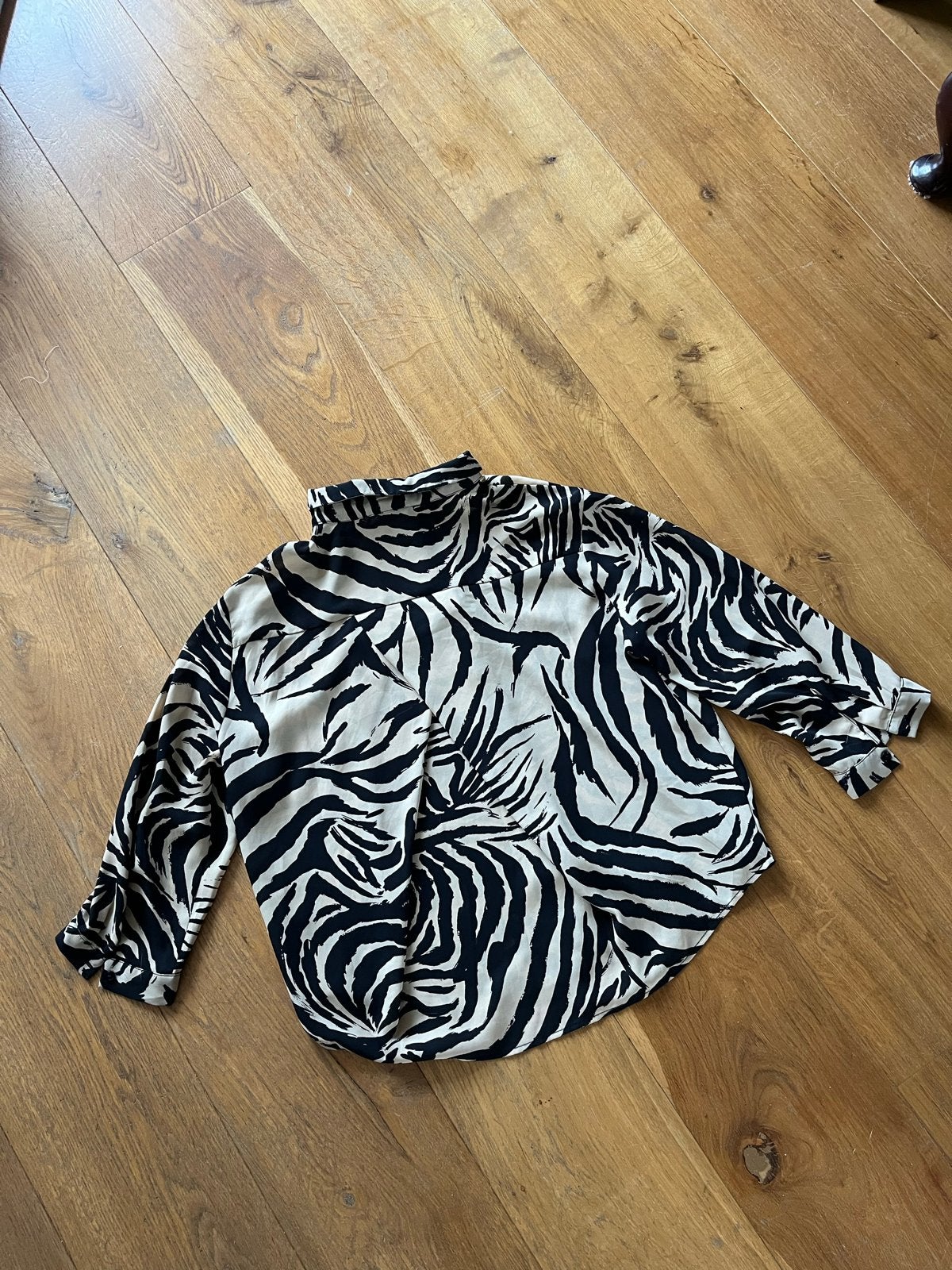 Monki Beige & Zwart Shirt Maat M, Ophalen of Verzenden, Gedragen, Maat 38/40 (M), Beige