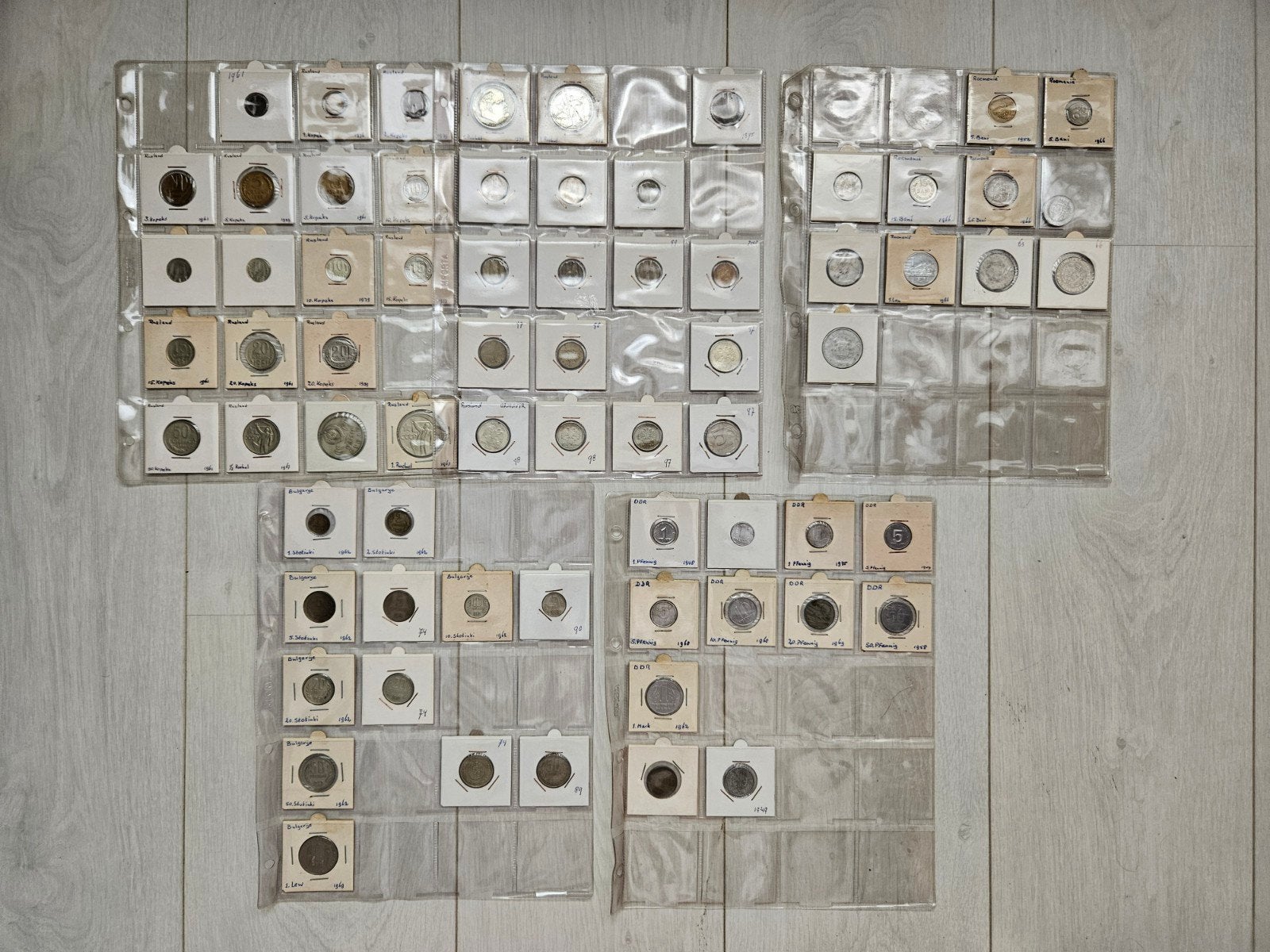 Diverse munten in houder, Ophalen of Verzenden, Buitenland, Munten