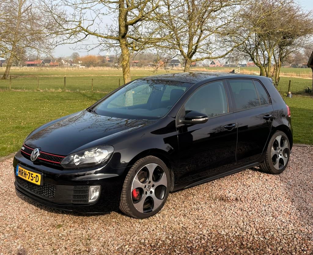 Volkswagen Golf 2.0 GTI | Stoelverwarming! | Sportstoelen |, Auto's, Volkswagen, Voorwielaandrijving, 4 cilinders, 1984 cc, Zwart