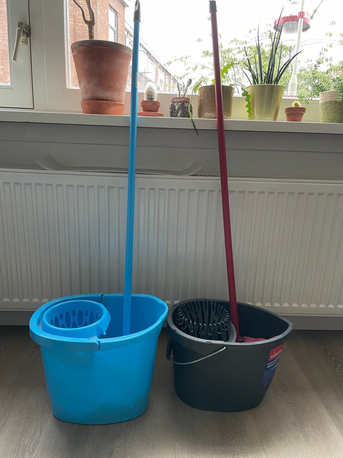 Dweilemmer met wringer en bijpassende mop, Ophalen, Dweilemmer, -bak, of -wagen