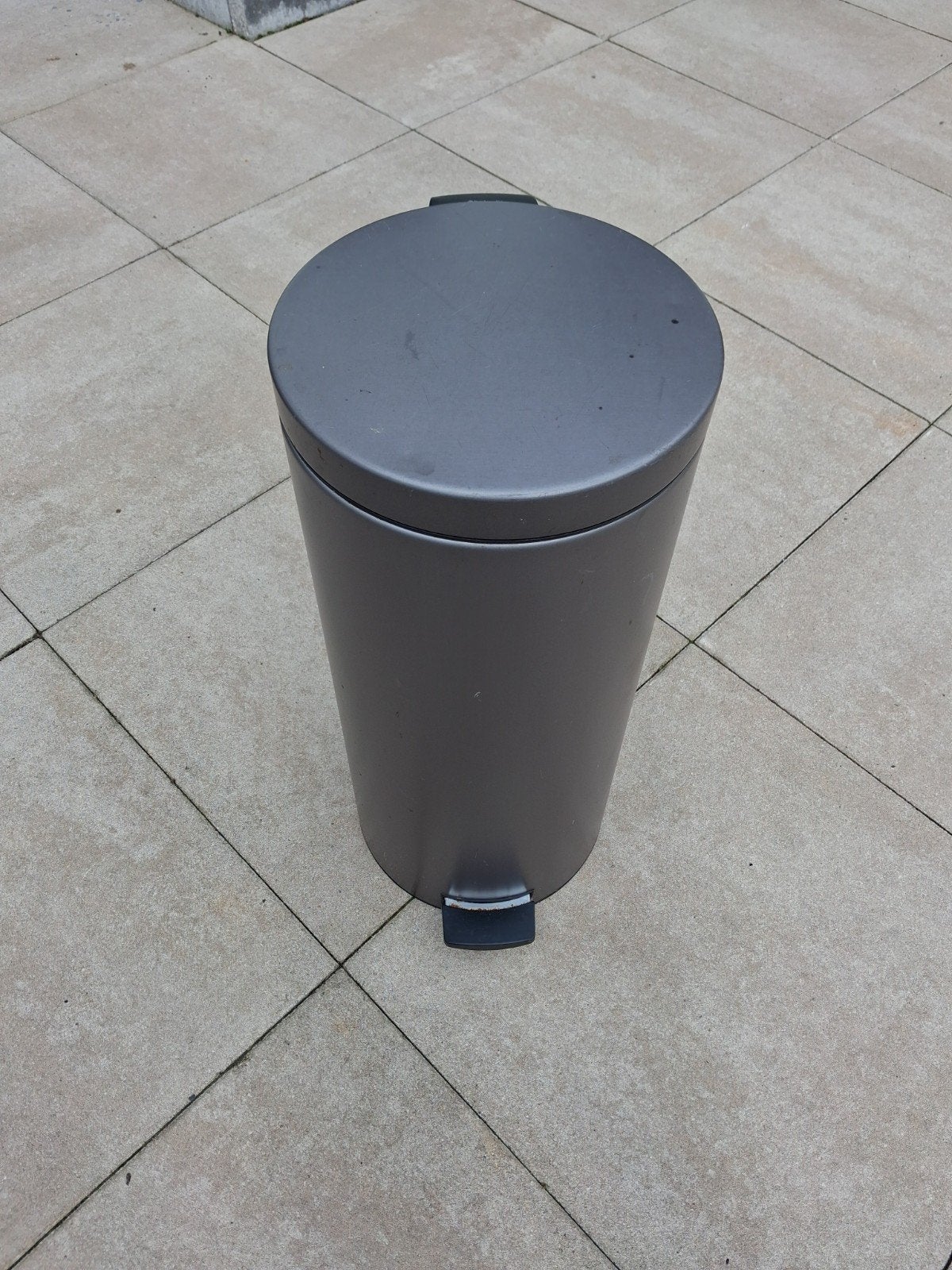 Brabantia pedaalemmer grijs - 68 cm hoog, 40 liter of meer, Ophalen, Gebruikt, Rvs