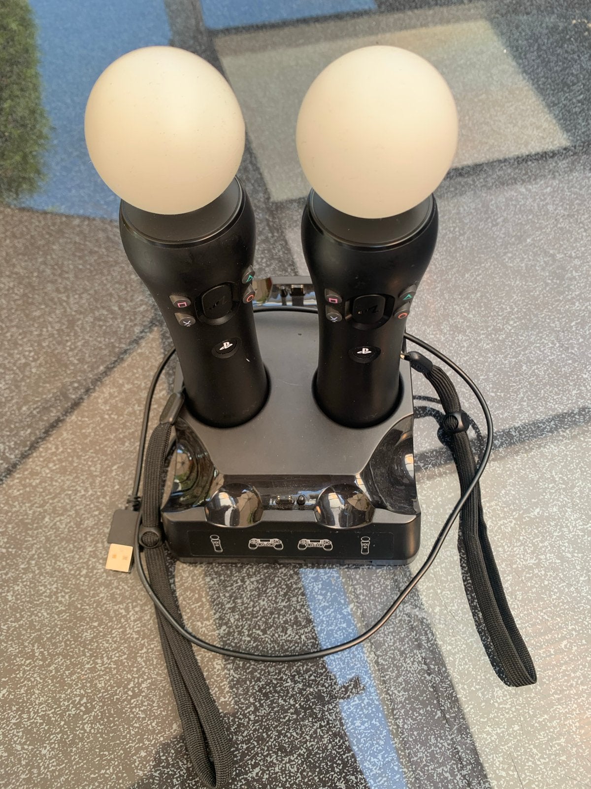 2x PlayStation Move controllers met oplader (zonder adapter), Ophalen, Gebruikt, Controller, PlayStation 3