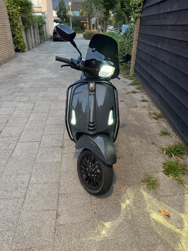Vespa Sprint e5 Custom Pearl Grey met vele extra's, Fietsen en Brommers, Ophalen, Gebruikt, Overige modellen, Maximaal 45 km/u