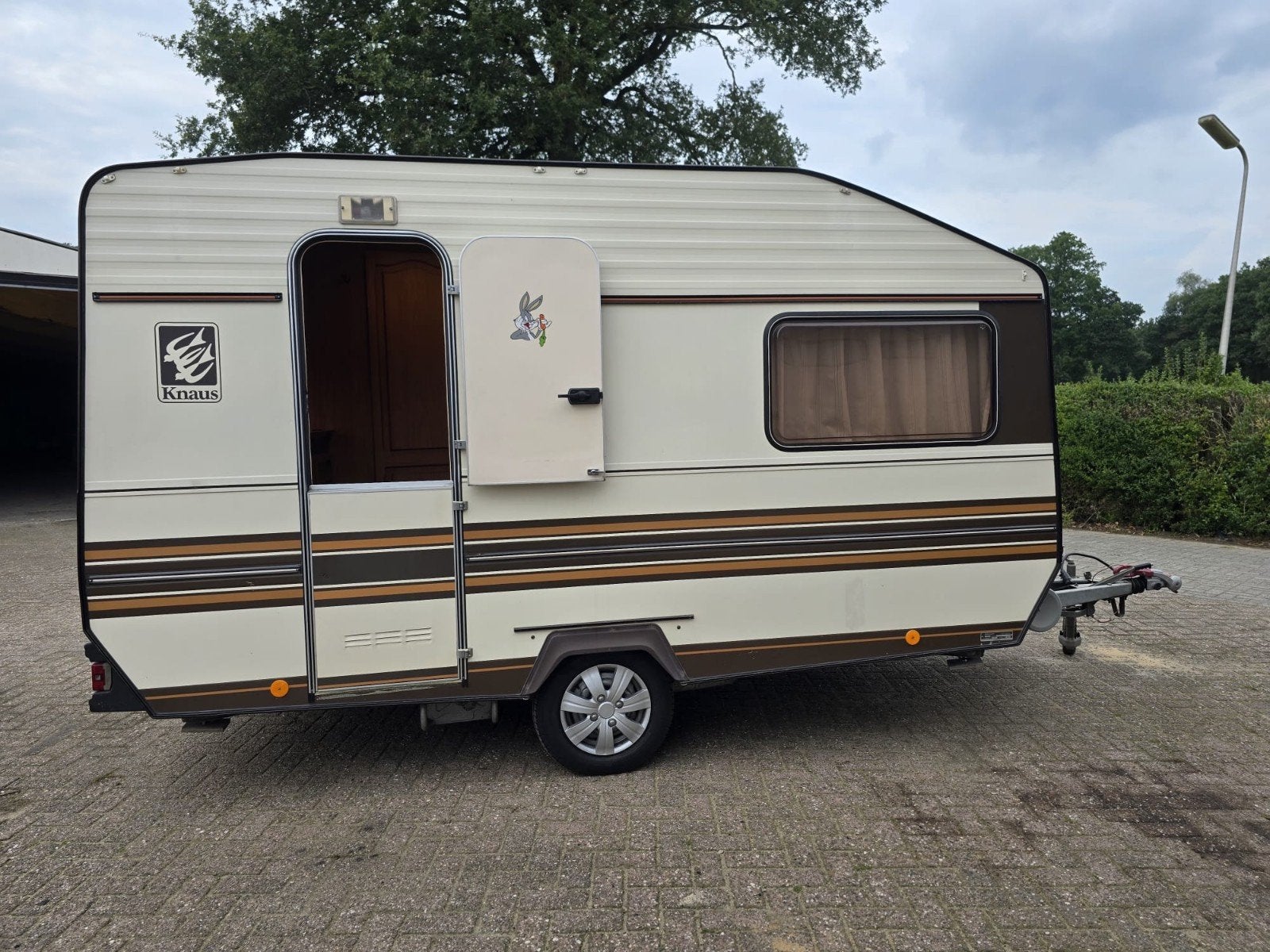 Knaus Azur Caravan - Compact en Compleet, Vast bed, Rondzit, Tot en met 3, Particulier