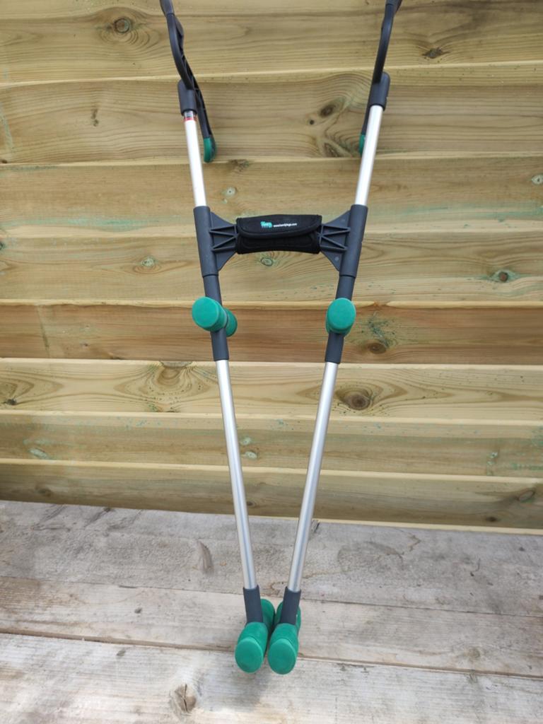 Handylegs, hulpmiddel voor steunkousen, Ophalen
