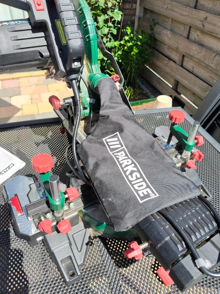 Kap- en trek zaagmachine PZKS 2000 B2 Parkside, Ophalen, 70 mm of meer, Overige typen, 1200 watt of meer