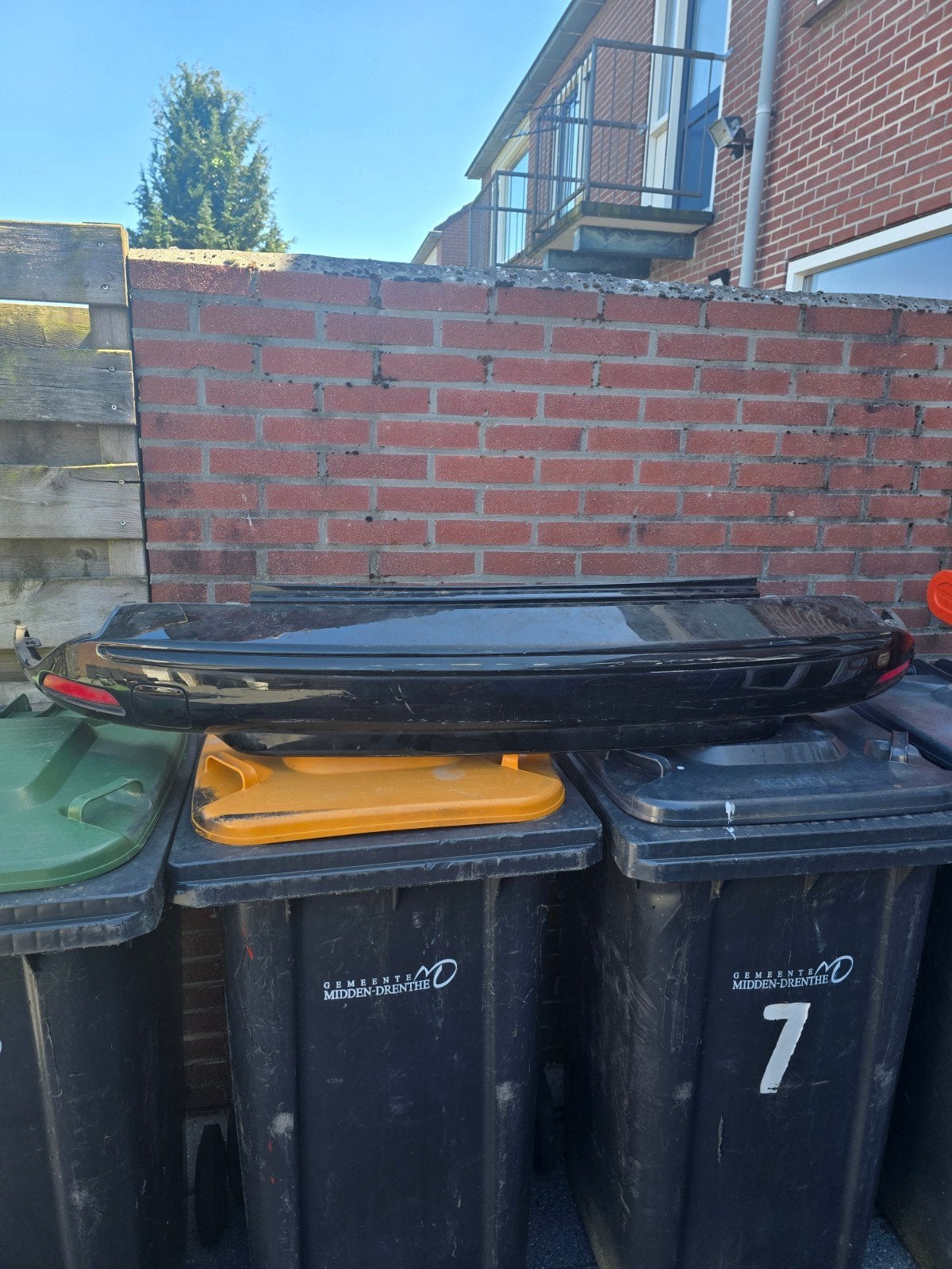Gebruikte zwarte bumper met reflectoren, Auto-onderdelen, Carrosserie en Plaatwerk, Gebruikt, Renault, Ophalen of Verzenden, Achter