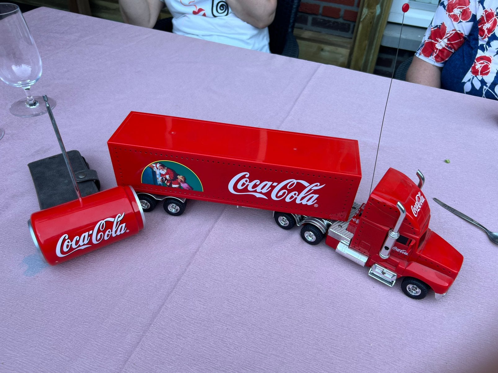 Coca Cola vrachtwagen met afstandsbediening, Hobby en Vrije tijd, Modelauto's | 1:87, Ophalen, Zo goed als nieuw, Bus of Vrachtwagen