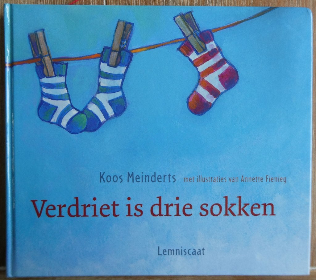 Verdriet is drie sokken - Koos Meinderts, Boeken, Ophalen of Verzenden, Zo goed als nieuw, Koos Meinderts, Fictie algemeen
