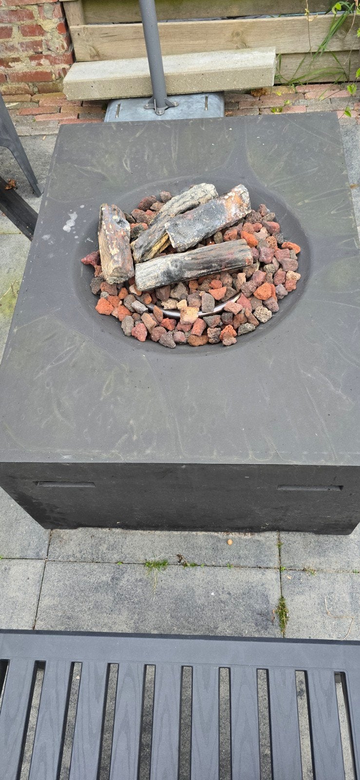 Gashaard met gasfles en lavastenen, Ophalen, Gebruikt
