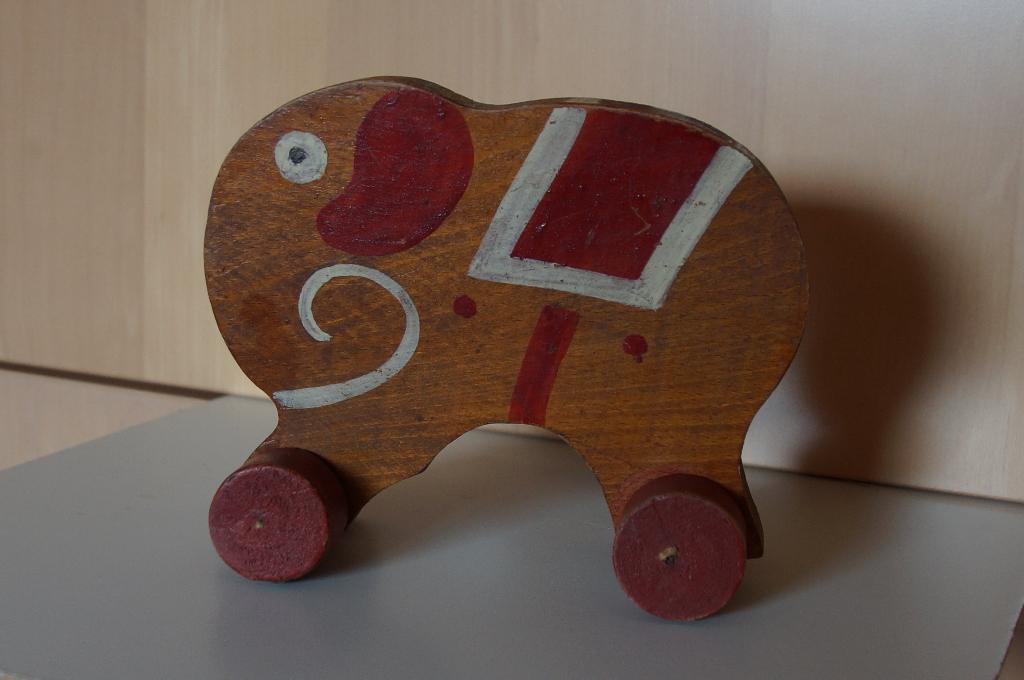 Olifant op wieltjes, Antiek en Kunst, Ophalen of Verzenden