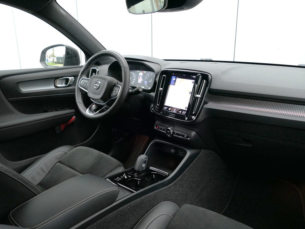 Volvo XC40 1.5 T2 AUT R-Design Camera / pilot assist / Stuur, Auto's, Gebruikt, Zwart, Origineel Nederlands, Bedrijf