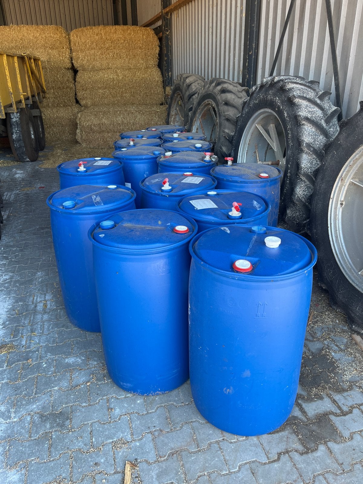 Blauwe vaten (200 liter) - Ideaal voor opslag, Ophalen of Verzenden